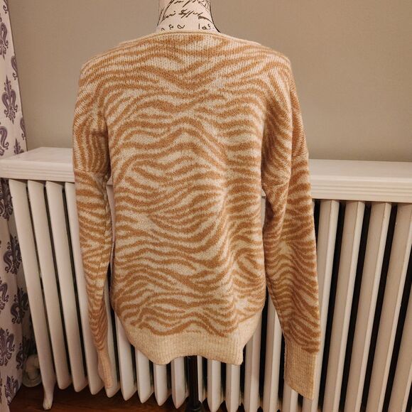 Abercrombie & Fitch Scoop Neck Zebra Print Sweater, Camel & Cream Cozy Knit Sz M - Picture 4 of 10